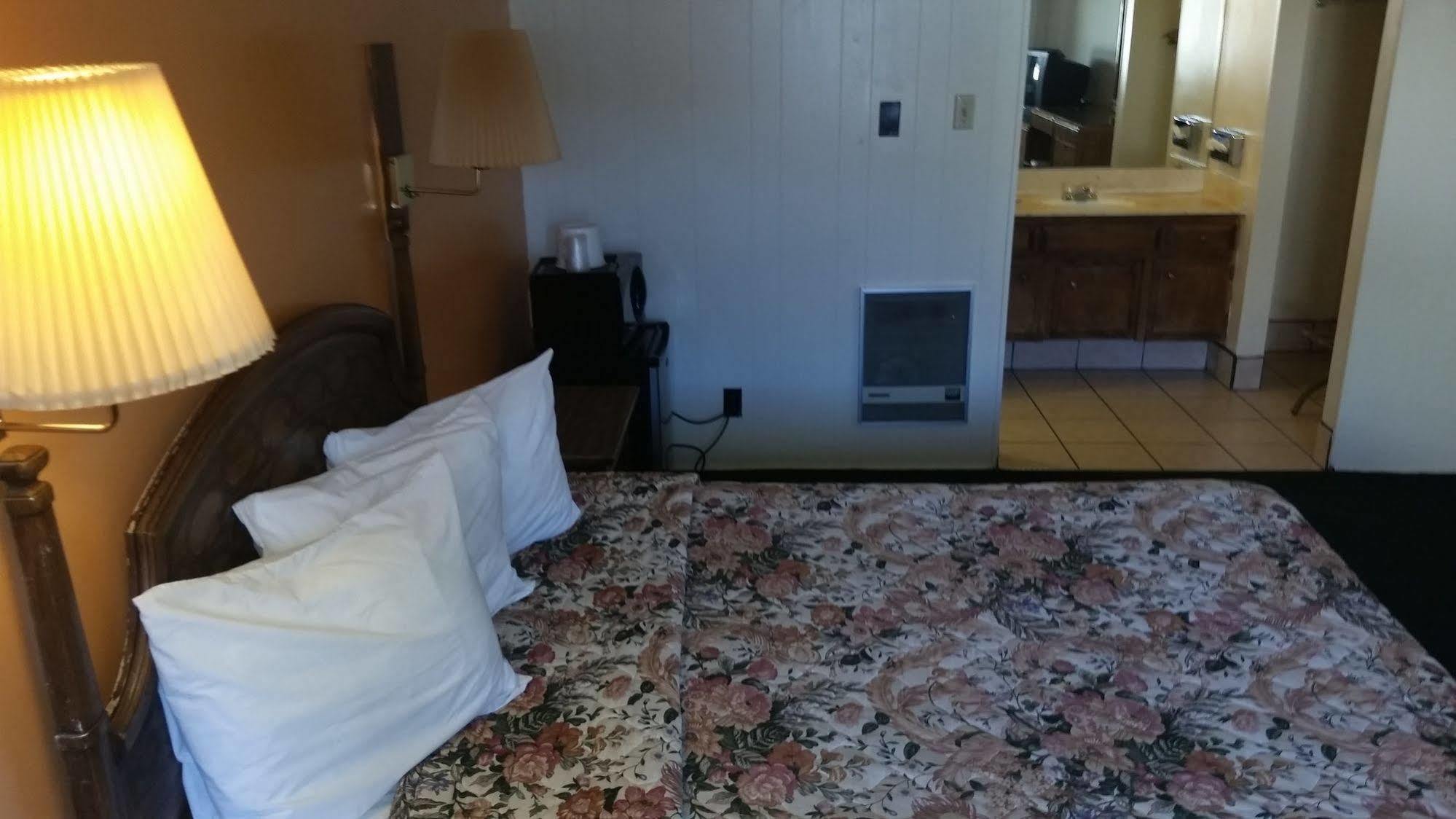 Shasta Lodge Реддинг Экстерьер фото